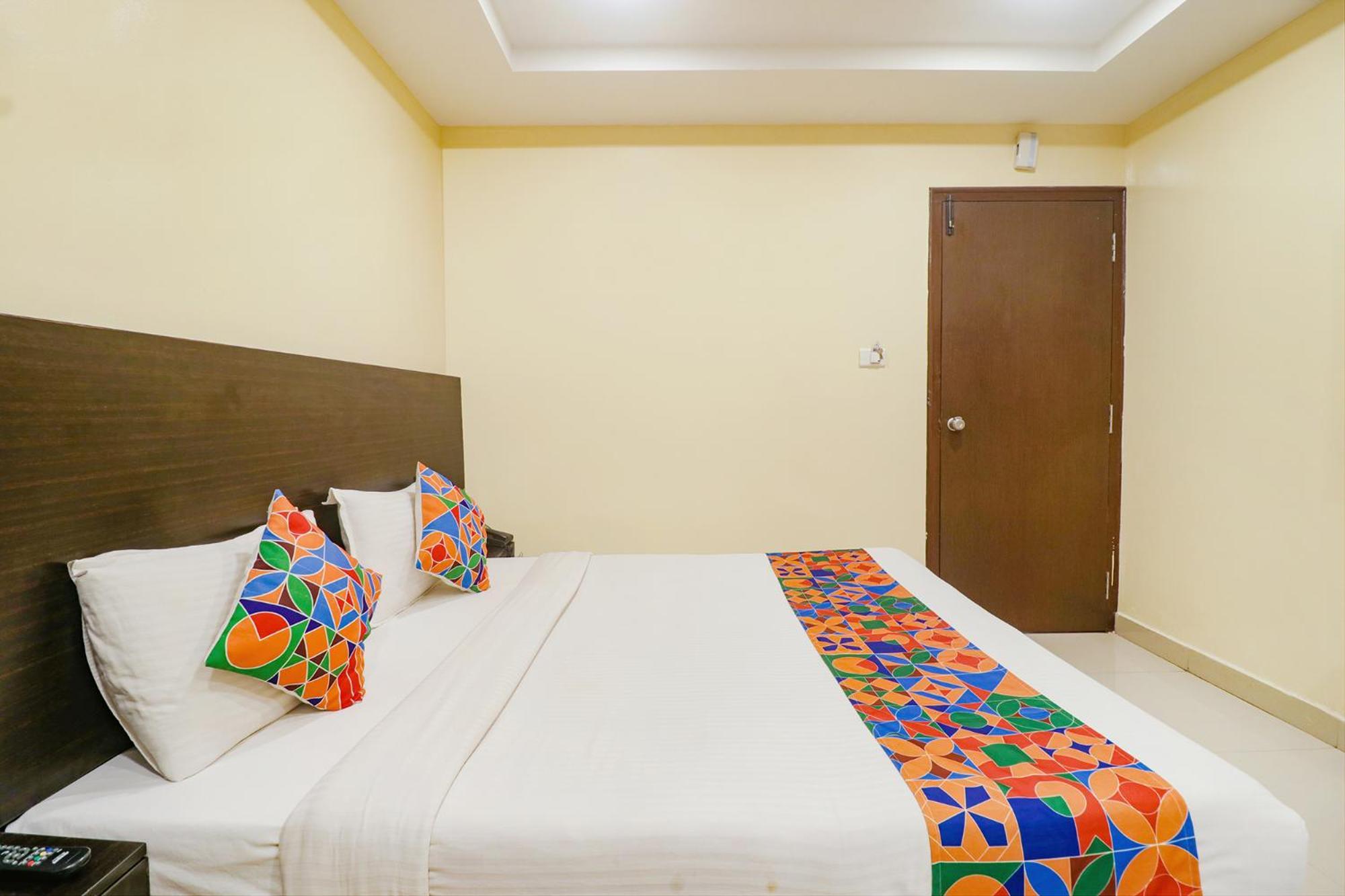 Fabhotel Champion Residency - Kr Puram Bangalore Eksteriør billede