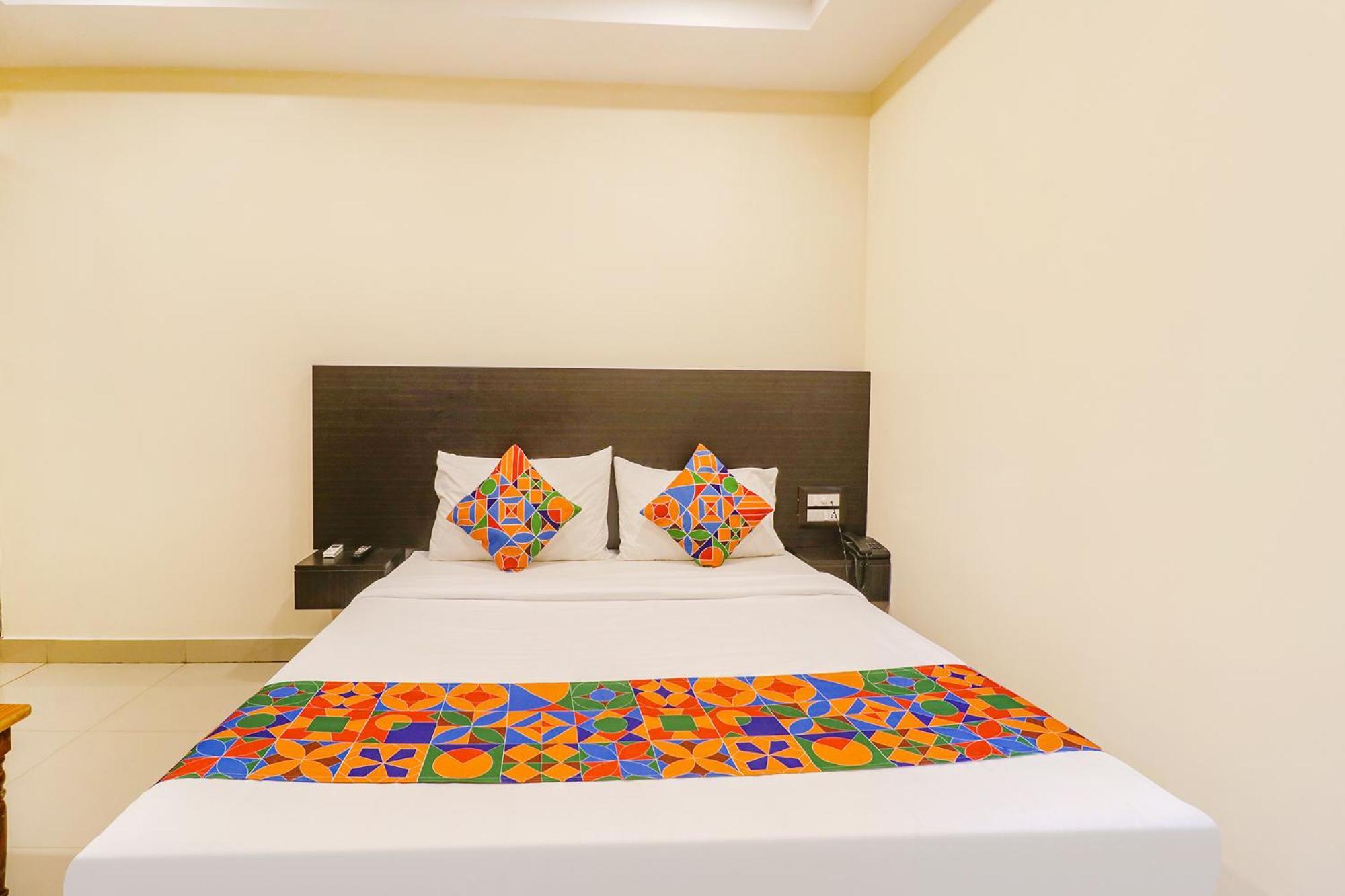 Fabhotel Champion Residency - Kr Puram Bangalore Eksteriør billede